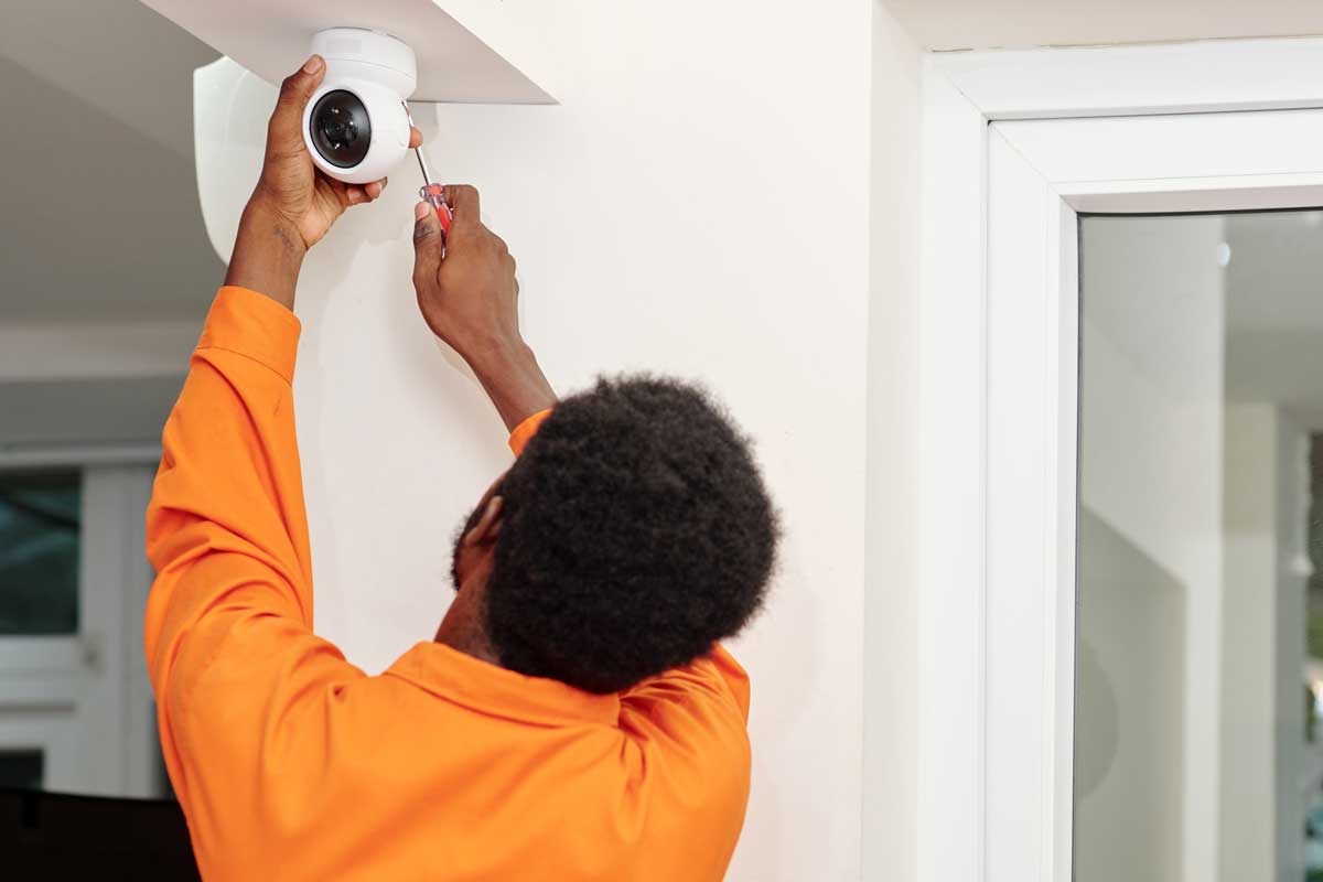 Cámaras de seguridad para el hogar en interiores: 5 características que debe buscar en un sistema de CCTV